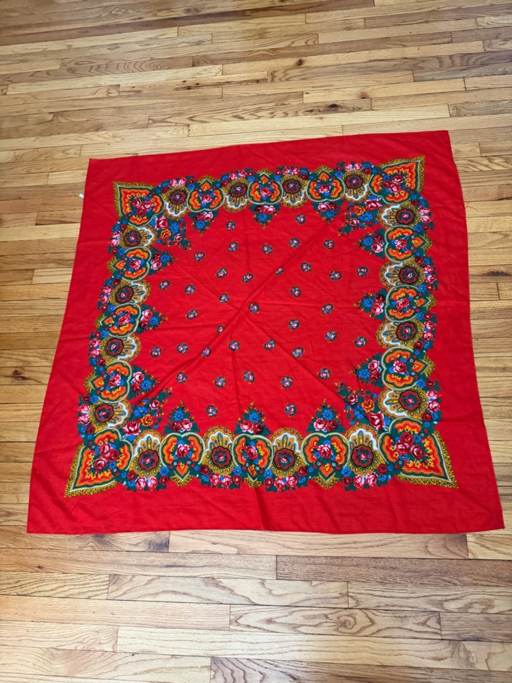 Ukrainian Vibrant Red Floral Square Scarf babushka Pavlovo Posad shawl platok